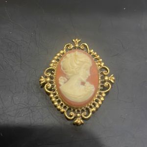 VINTAGE AVON Women’s 80s Cameo Perfume Locket Brooch/Pin